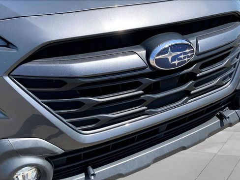 Used 2024 Subaru Outback Premium AWD/4WD image 31