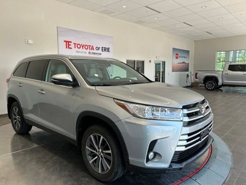 Used 2019 Toyota Highlander XLE AWD/4WD image 1
