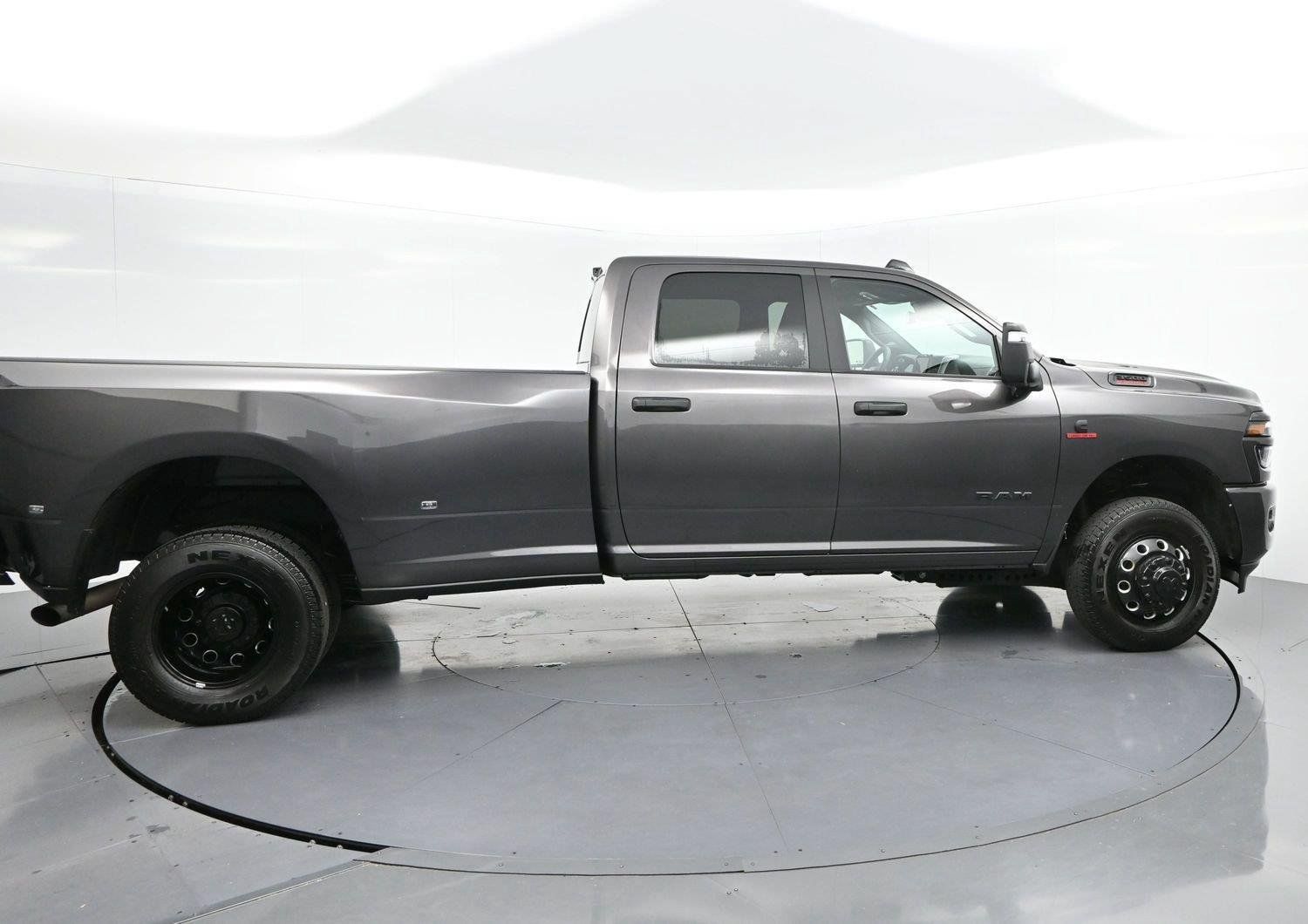 Used 2026 RAM 3500 Big Horn AWD/4WD image 8