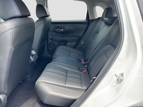 Certified 2026 Honda HR-V EX-L image 28