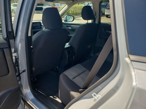 Used 2026 Nissan Rogue SV FWD image 9