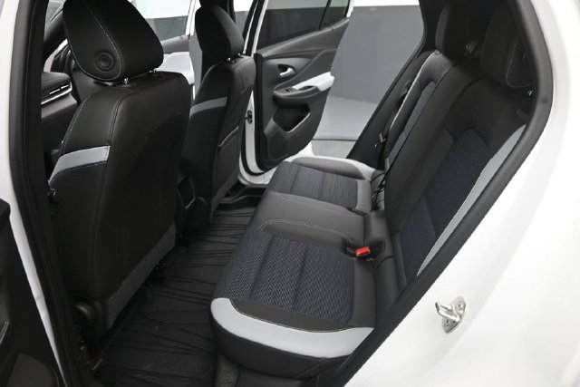 Used 2024 Buick Envista Preferred w/ Convenience II Package FWD image 15
