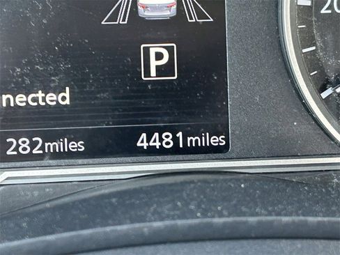 Used 2025 Nissan Versa SV w/ Trunk Package image 28