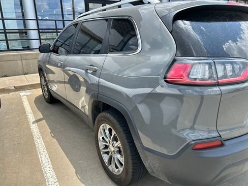 Used 2020 Jeep Cherokee Latitude Plus w/ Cold Weather Group FWD image 3