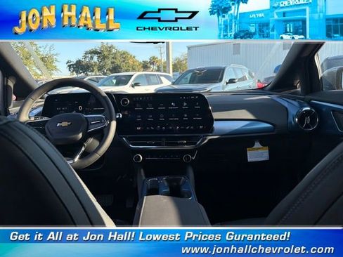 New 2026 Chevrolet Equinox EV LT image 24