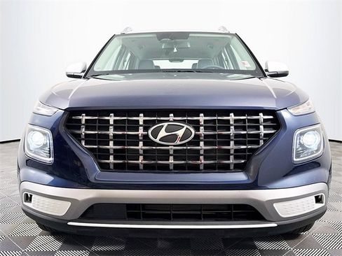 Certified 2024 Hyundai Venue Limited image 11