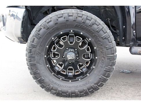 Used 2015 Toyota Tundra SR5 w/ SR5 Upgrade Package AWD/4WD image 30