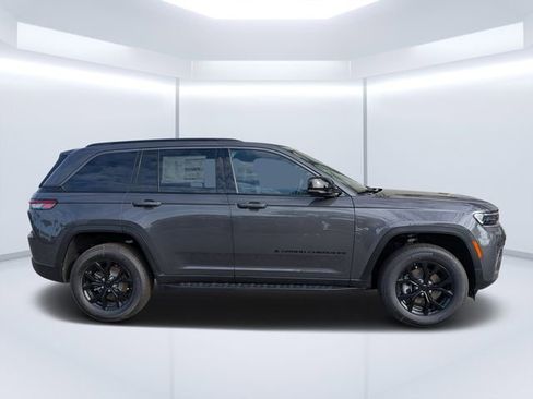 New 2026 Jeep Grand Cherokee Altitude RWD image 2