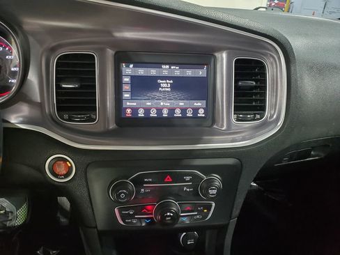 Used 2019 Dodge Charger SXT w/ Leather Interior Group image 28