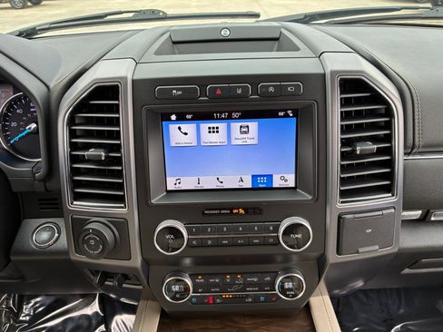 Used 2019 Ford Expedition Platinum image 23