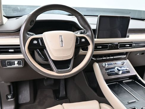 Used 2020 Lincoln Aviator Reserve w/ Equipment Group 202A image 6