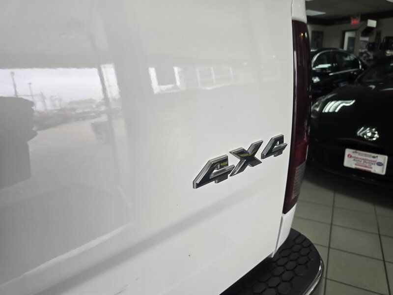 Used 2019 RAM 1500 Tradesman w/ Chrome Appearance Group AWD/4WD image 27