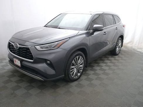 Certified 2020 Toyota Highlander Platinum AWD/4WD image 1