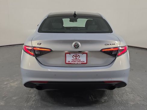 Used 2024 Alfa Romeo Giulia Ti AWD/4WD image 6