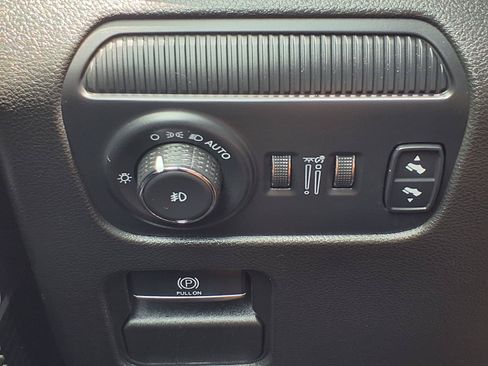 Used 2024 Jeep Wagoneer Series II w/ Flexible Seating Group RWD image 11