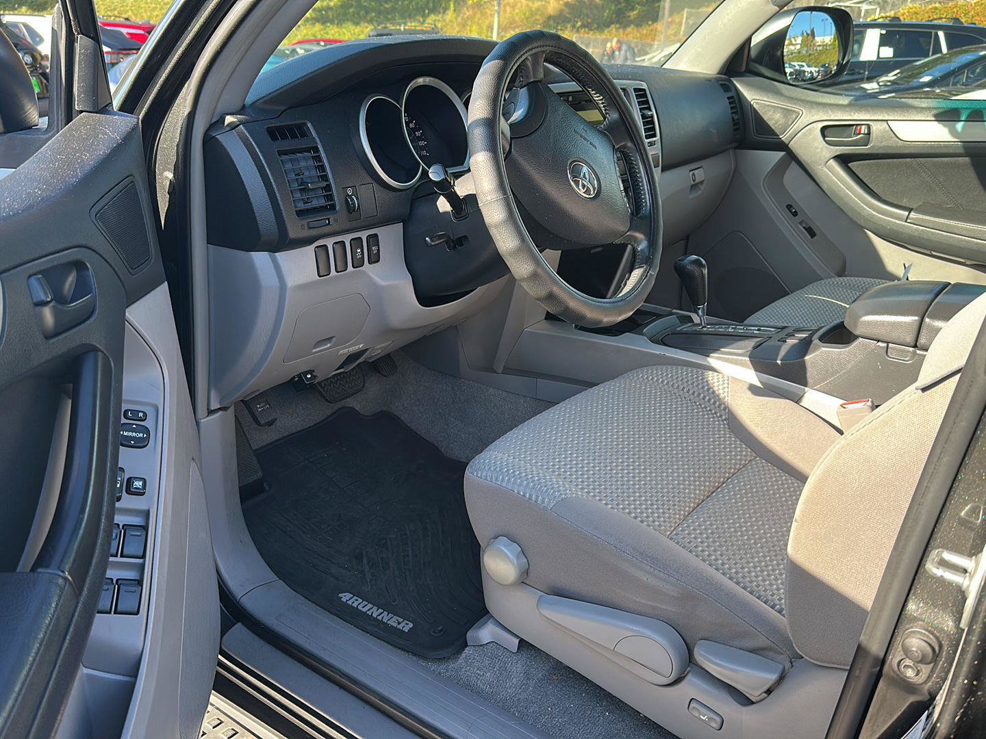 Used 2008 Toyota 4Runner SR5 RWD image 7