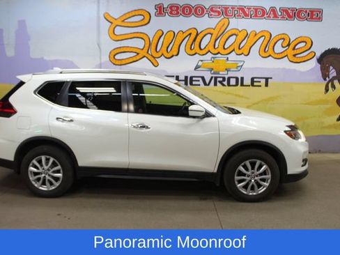 Used 2017 Nissan Rogue SV AWD/4WD image 1