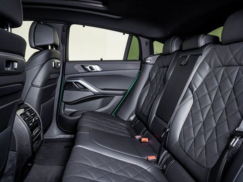 Used 2025 BMW X6 M60i image 17