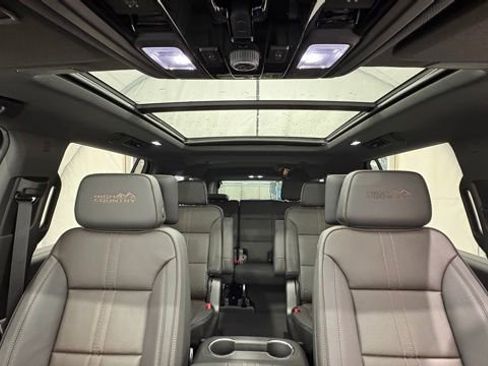 New 2026 Chevrolet Suburban High Country image 35