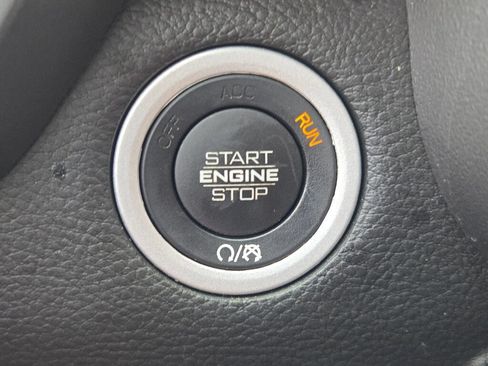 Used 2023 RAM 1500 Big Horn AWD/4WD image 30