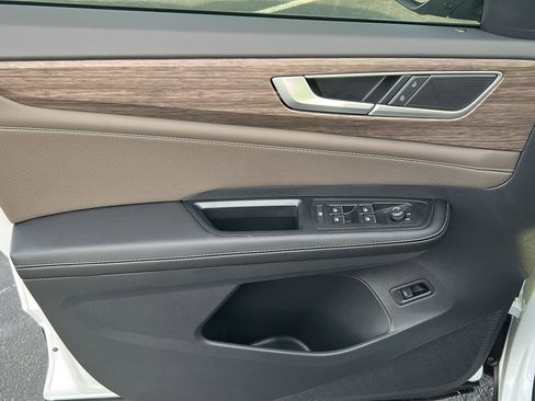 New 2026 Volkswagen Atlas SEL image 13
