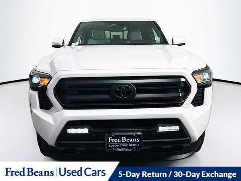 Used 2025 Toyota Tacoma SR5 w/ SR5 Upgrade Package AWD/4WD image 2
