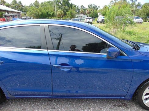 Used 2017 Acura ILX FWD image 3