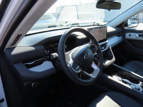 New 2026 Ford Explorer Active image 8