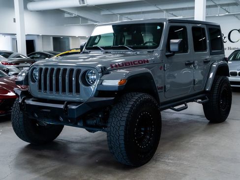 Used 2019 Jeep Wrangler Unlimited Rubicon w/ Dual Top Group AWD/4WD image 3
