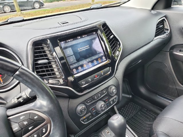 Used 2021 Jeep Cherokee Limited AWD/4WD image 26