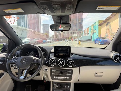Used 2017 Mercedes-Benz B 250e image 17