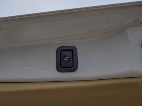 Used 2019 Toyota Highlander XLE image 32