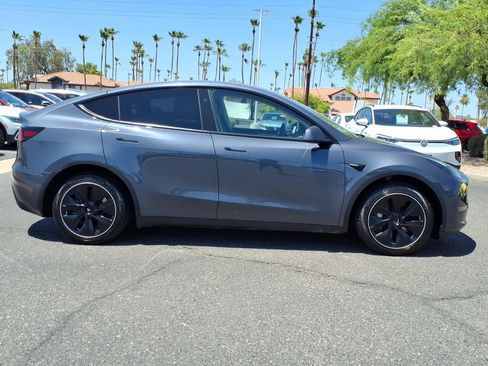 Used 2023 Tesla Model Y AWD image 8