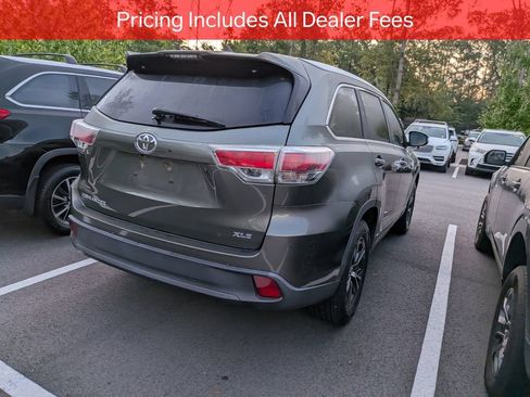Used 2016 Toyota Highlander XLE FWD image 7