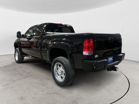 Used 2013 GMC Sierra 2500 Denali w/ Suspension Package, Off-Road image 4