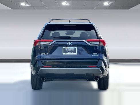 Used 2020 Toyota RAV4 XSE image 9