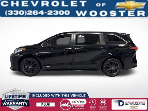 Used 2021 Toyota Sienna XSE image 3