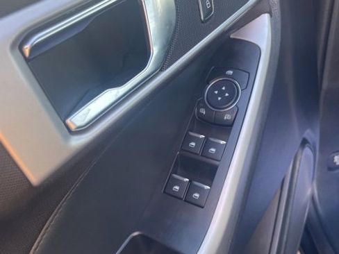 Used 2020 Ford Explorer XLT w/ Comfort Package image 9