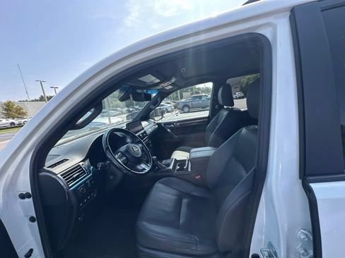 Used 2022 Lexus GX 460 w/ Black Line Special Edition AWD/4WD image 12