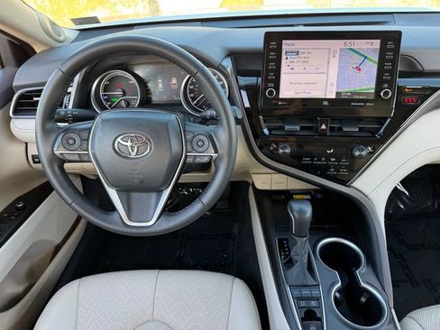 Used 2023 Toyota Camry XLE w/ Navigation Package FWD image 4
