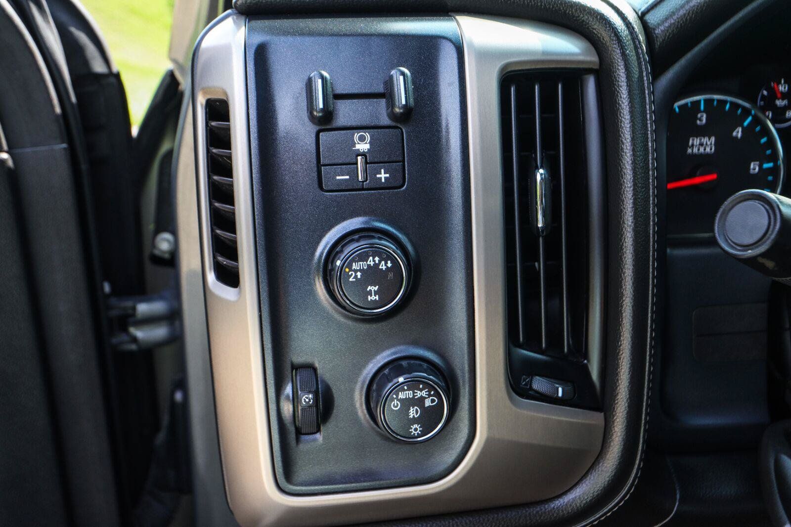 Used 2018 GMC Sierra 1500 Denali w/ Denali Ultimate Package AWD/4WD image 14