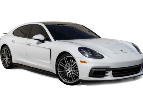 Used 2019 Porsche Panamera image 6