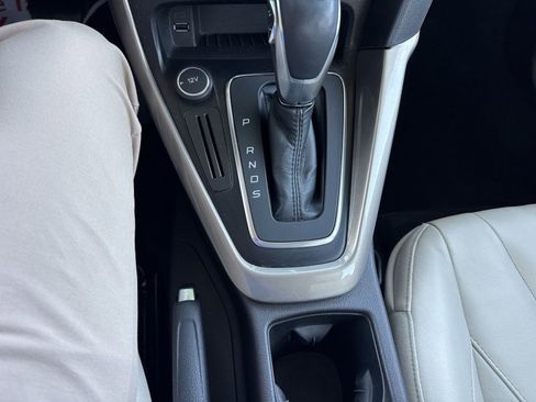 Used 2015 Ford Focus Titanium FWD image 33