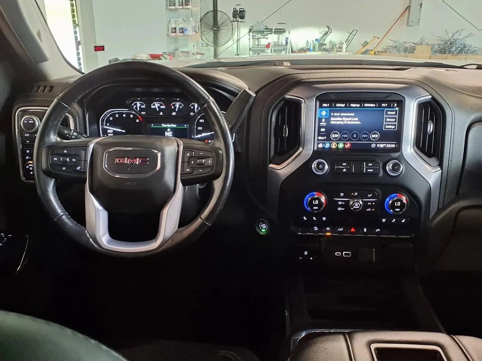 Used 2020 GMC Sierra 1500 SLT w/ SLT Premium Package AWD/4WD image 15