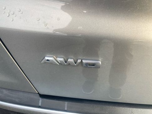 Used 2018 Cadillac XT5 AWD image 11