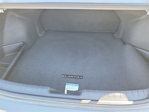 Used 2025 Hyundai Elantra Sport image 21