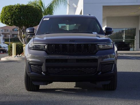 New 2025 Jeep Grand Cherokee L Altitude image 10