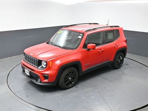 Used 2020 Jeep Renegade Latitude FWD image 42