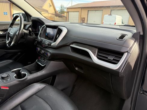Used 2019 GMC Terrain SLT w/ Preferred Package image 12
