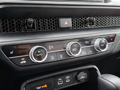 Used 2023 Honda CR-V EX image 16